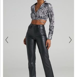 DILYENNE PANTS IN BLACK LEATHERETTE